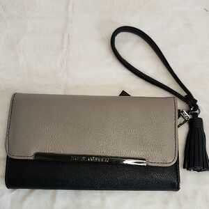 Steve Madden NWT Trifold Two Tone Wristlet Wallet